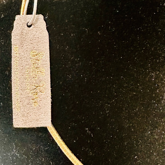 Gold Choker - Picture 3 of 4